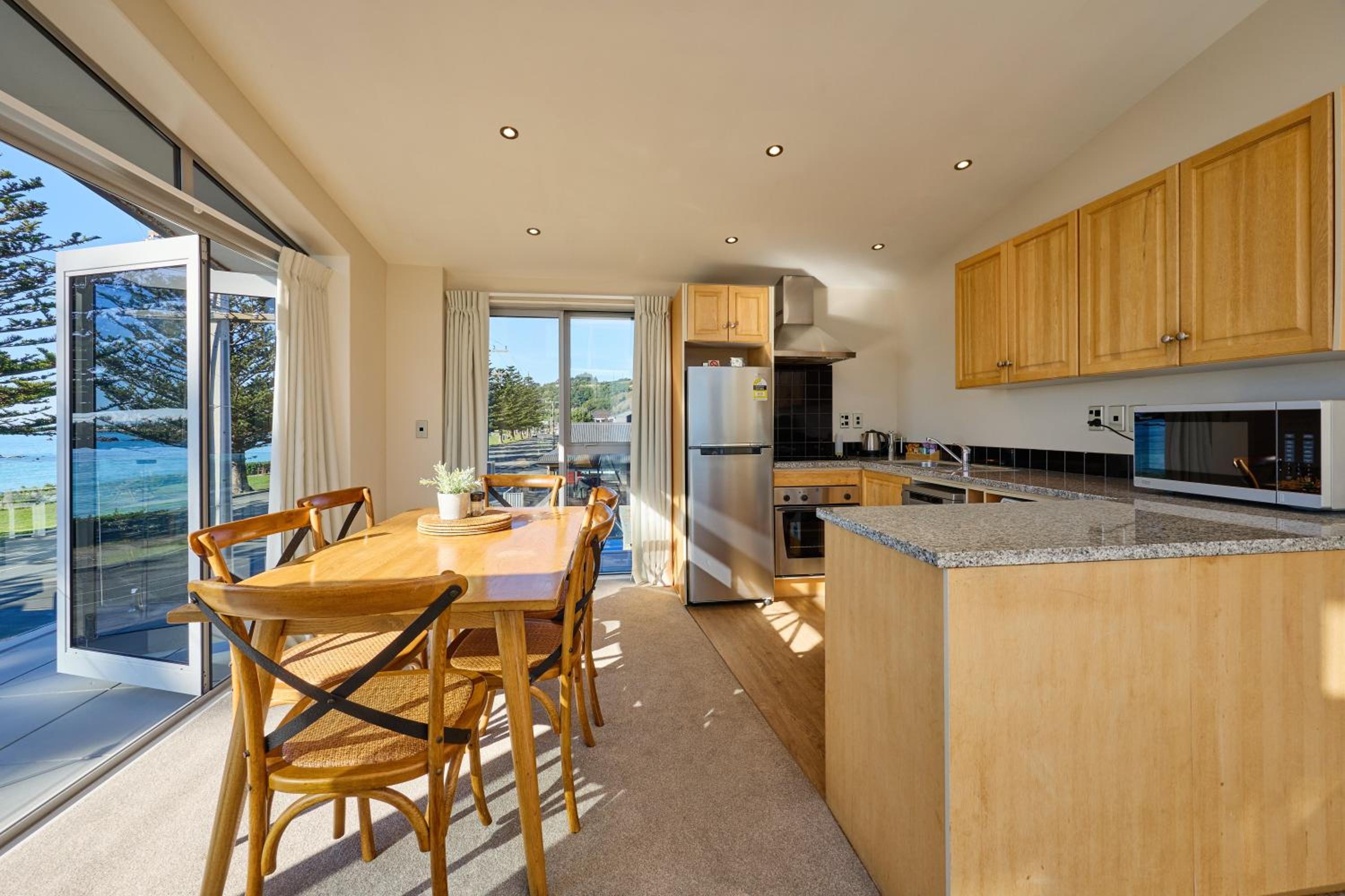 2 Bedroom Deluxe Apartment - Photo 6