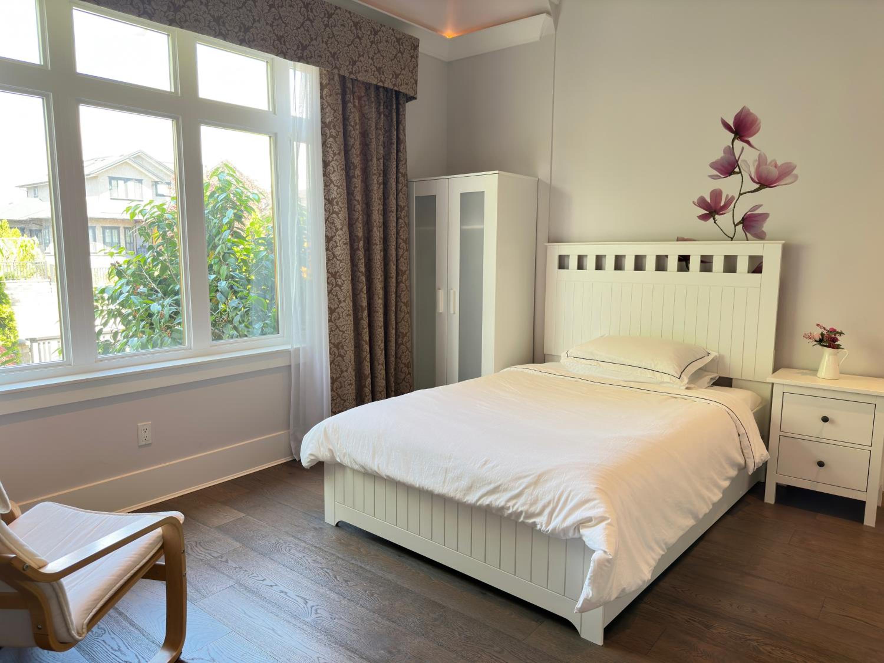 Large Single Room photo 1