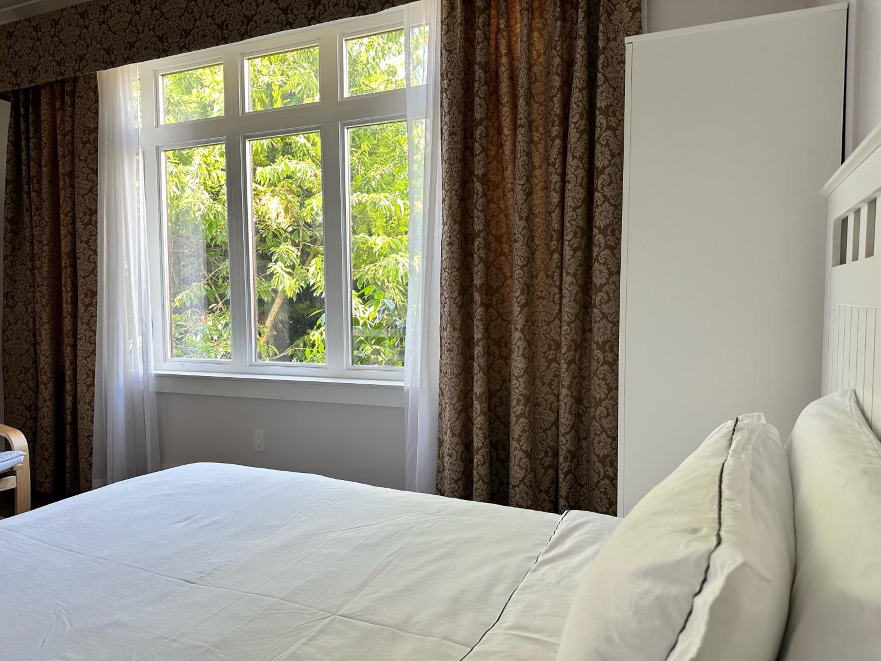 Large Single Room photo 3