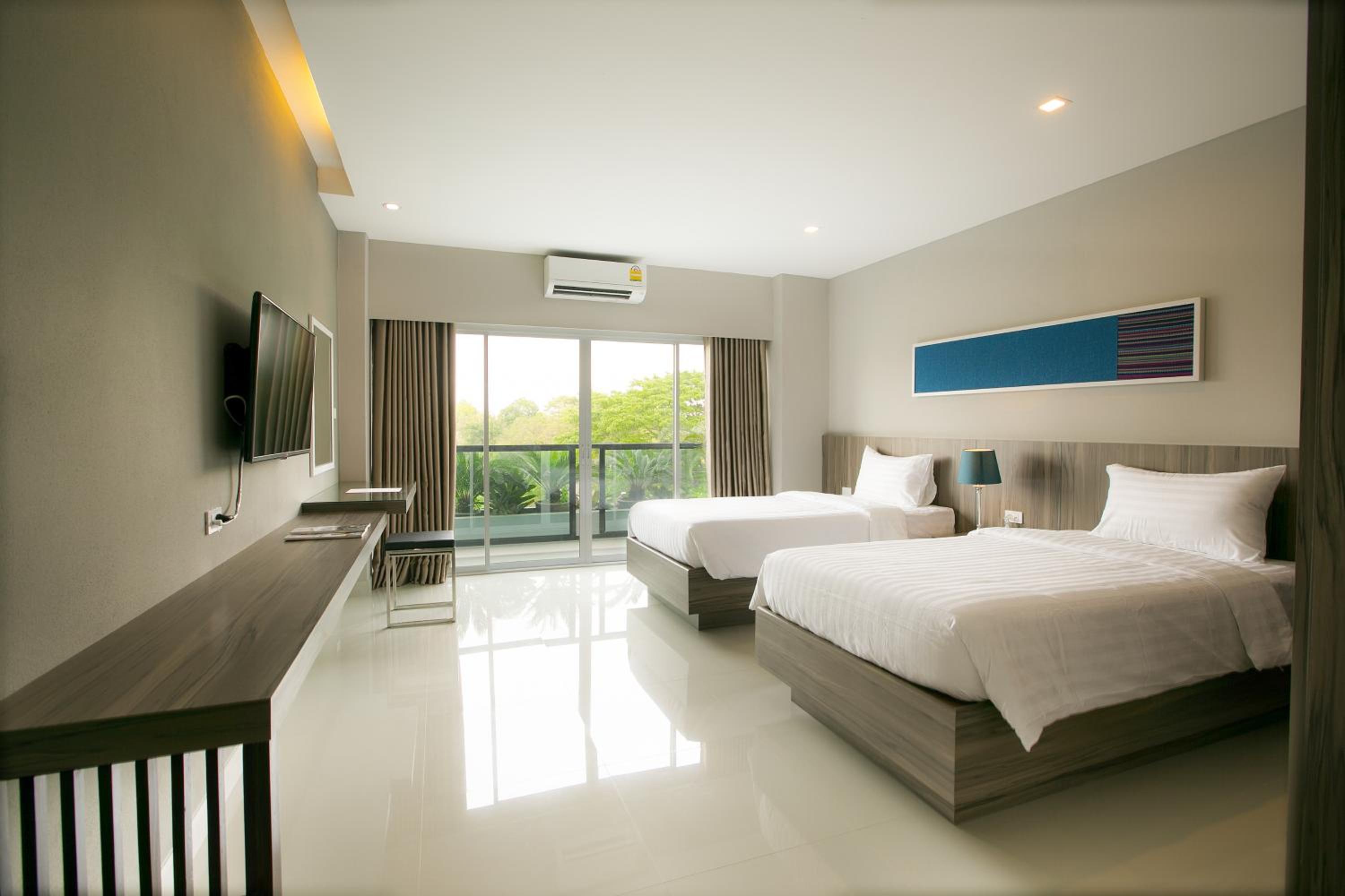 Twin Room with City View