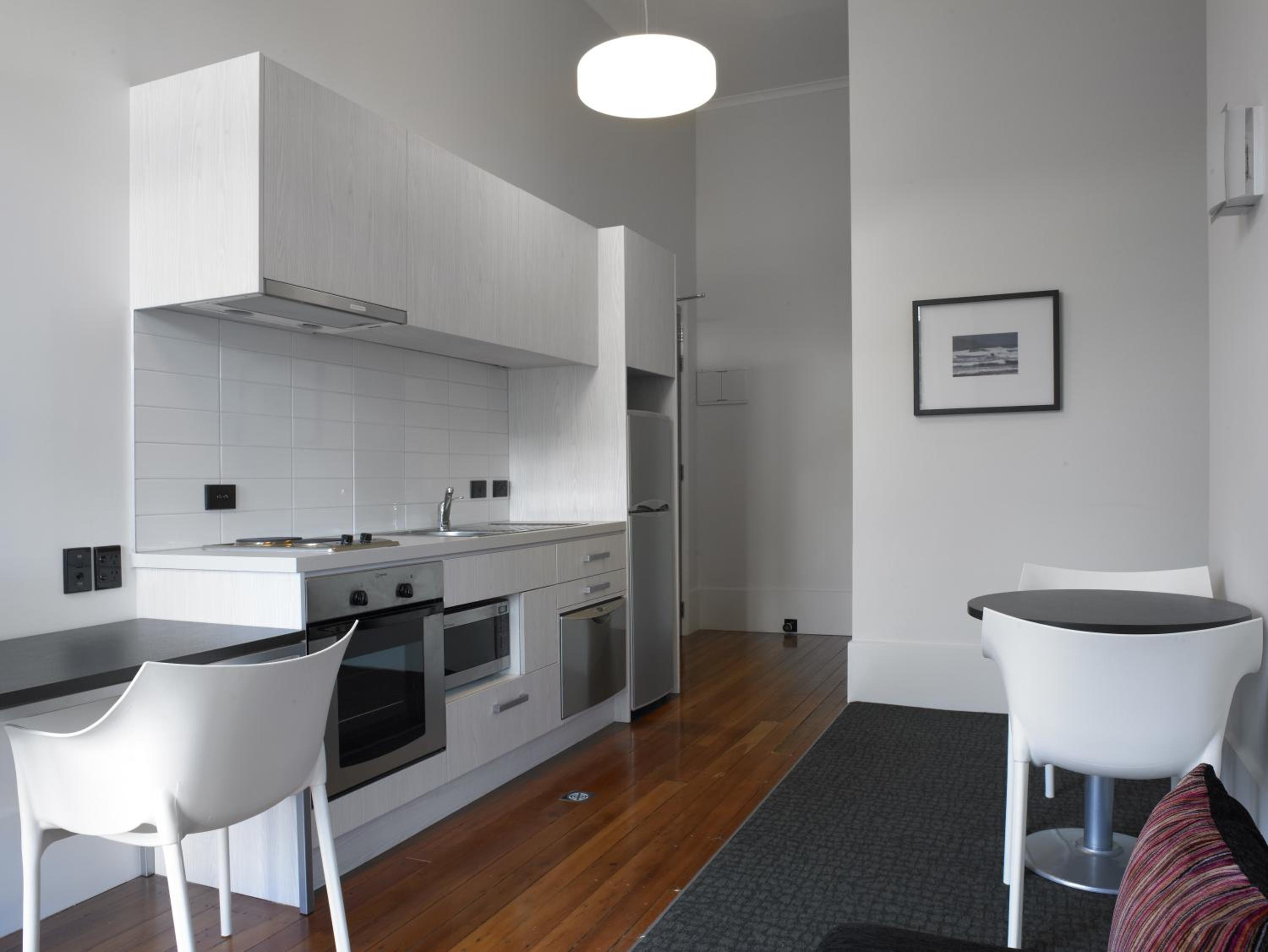 One-Bedroom Apartment - Photo 6