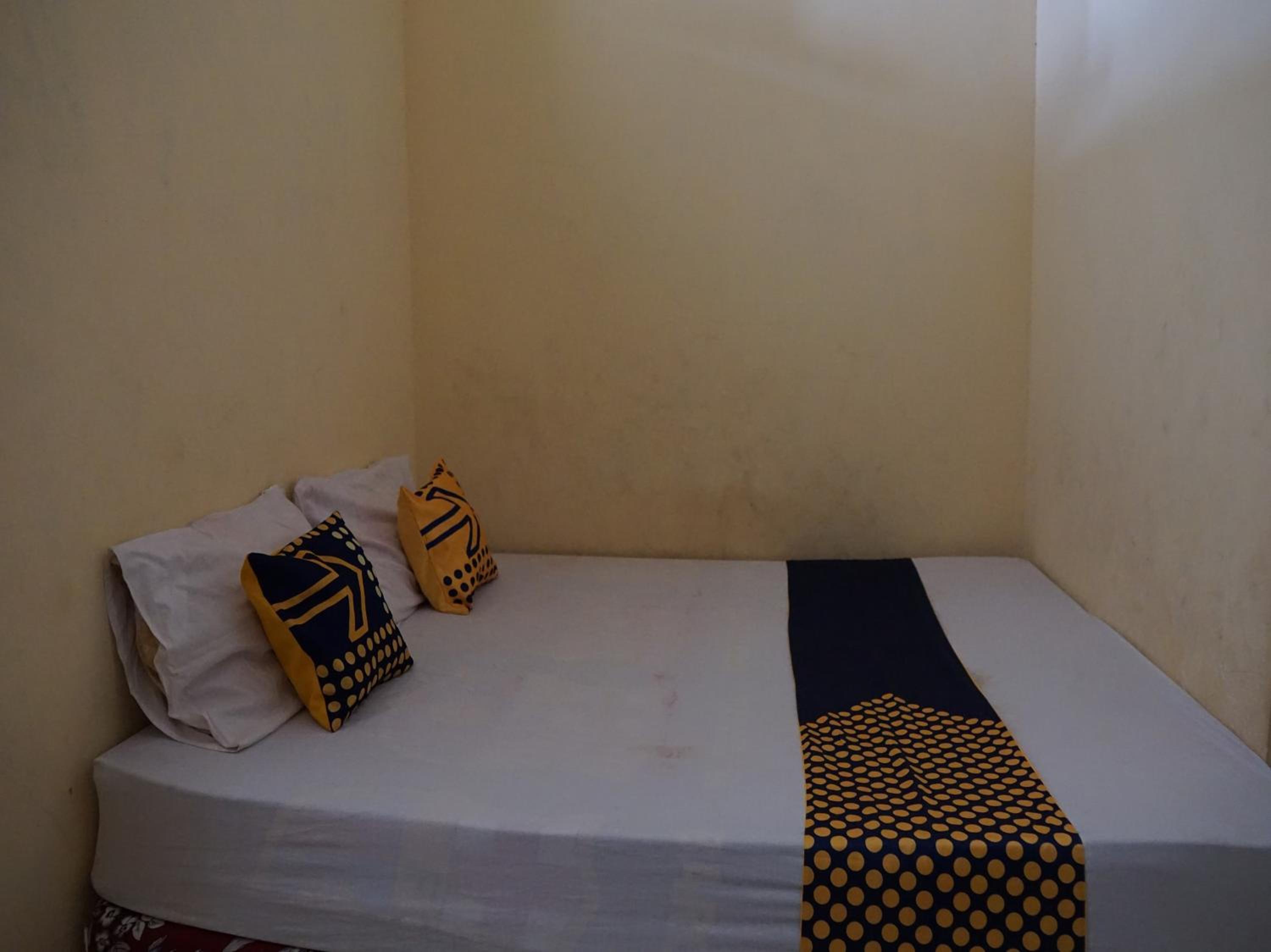 Budget Double Room - Photo 4