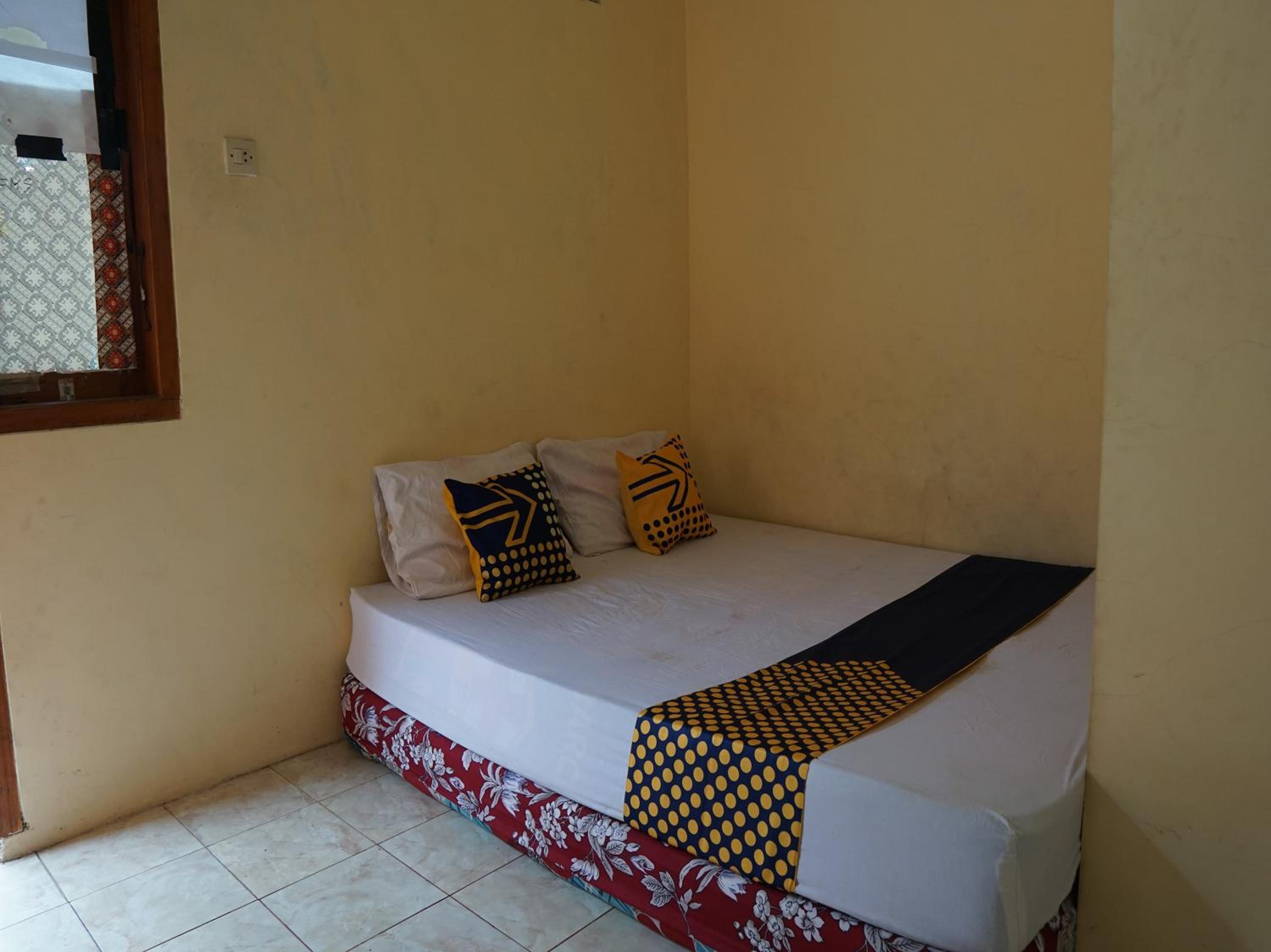 Budget Double Room - Photo 5