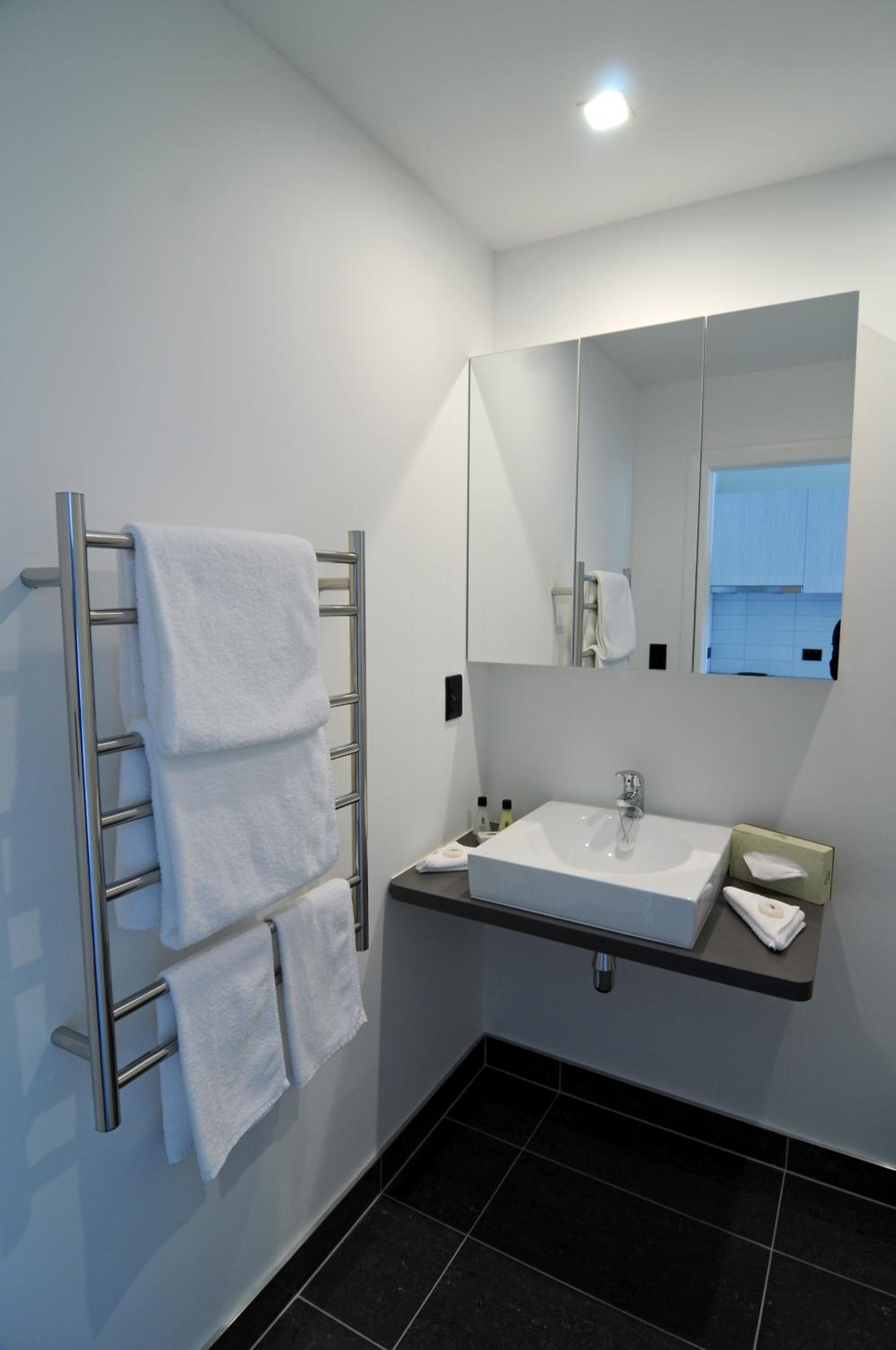 Studio Apartment - Photo 10