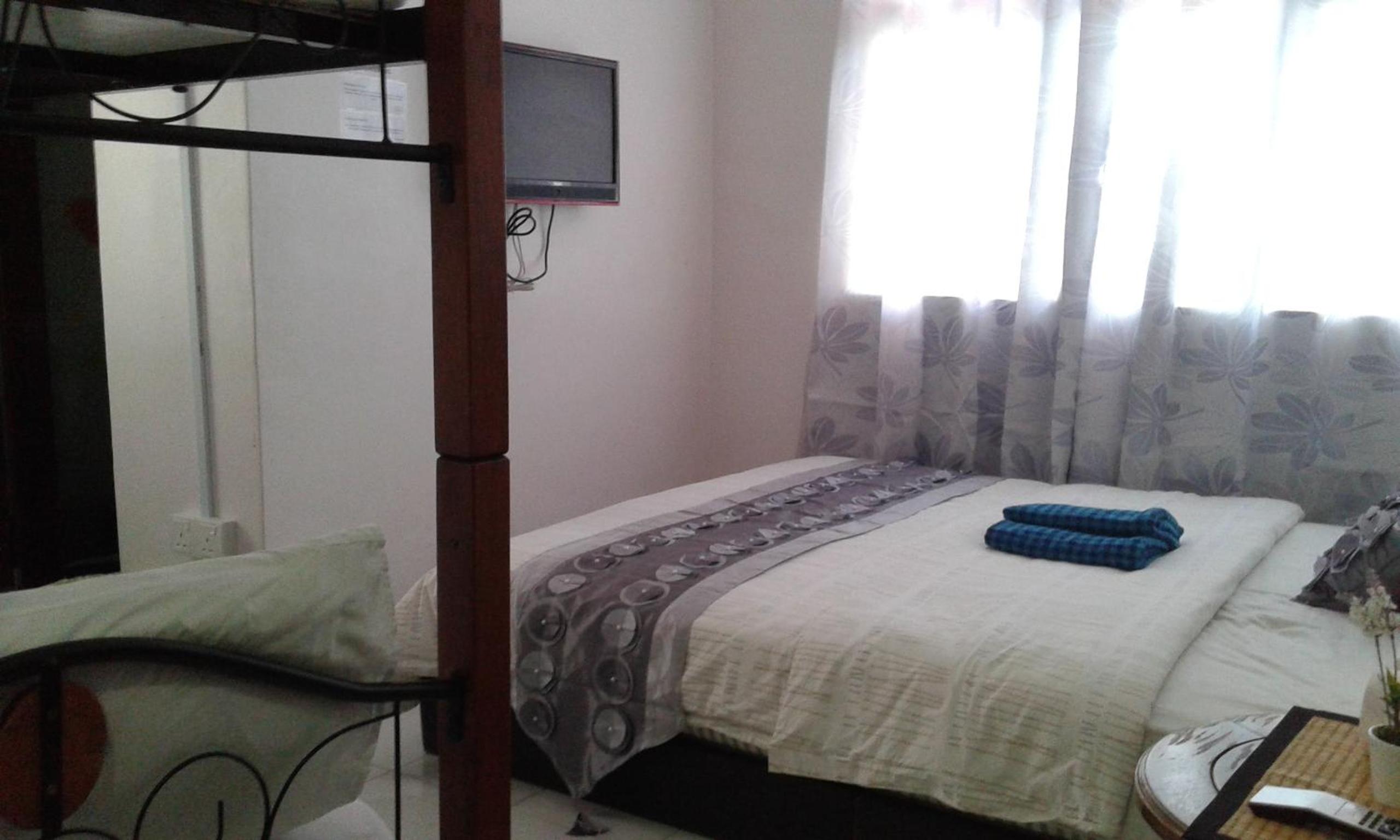 Standard Family Room - Photo 5