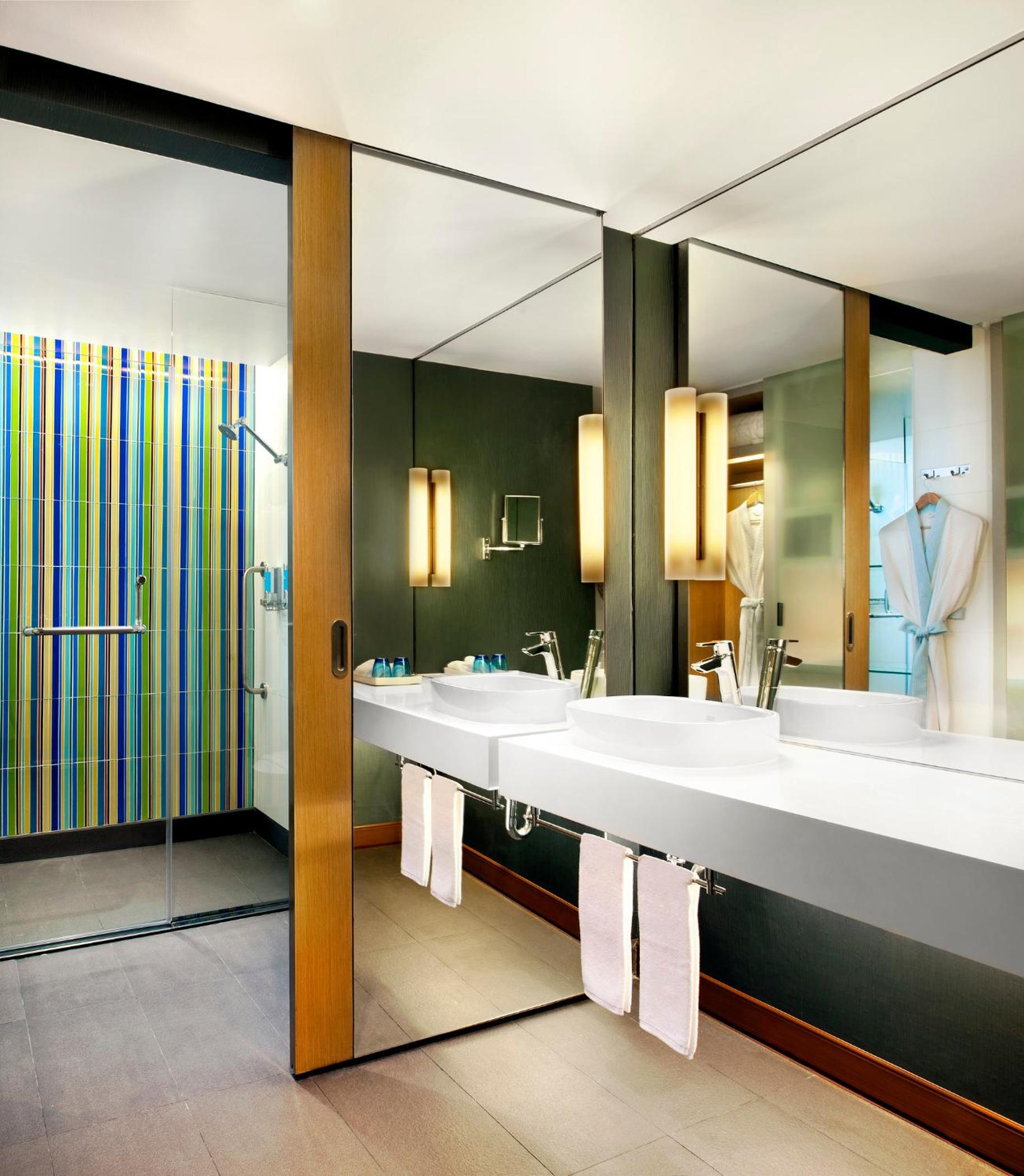 Chic King Room photo 2