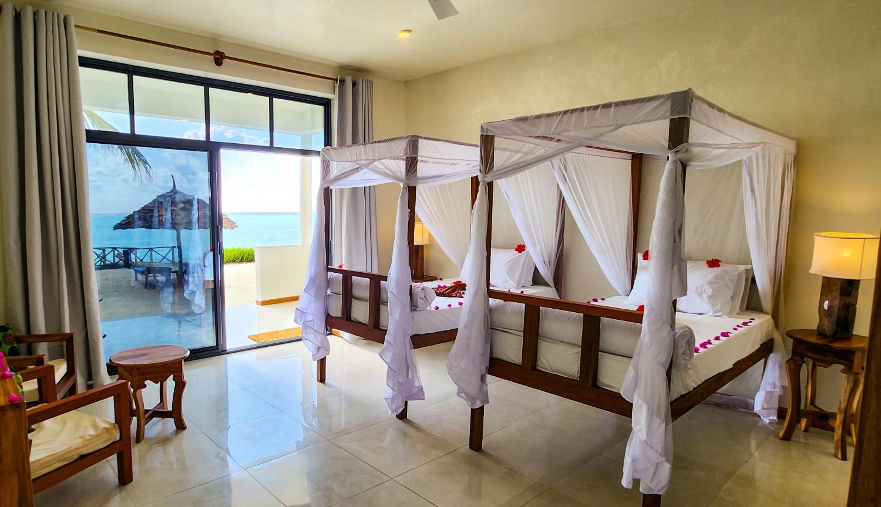 Ocean Front Suite - Photo 2