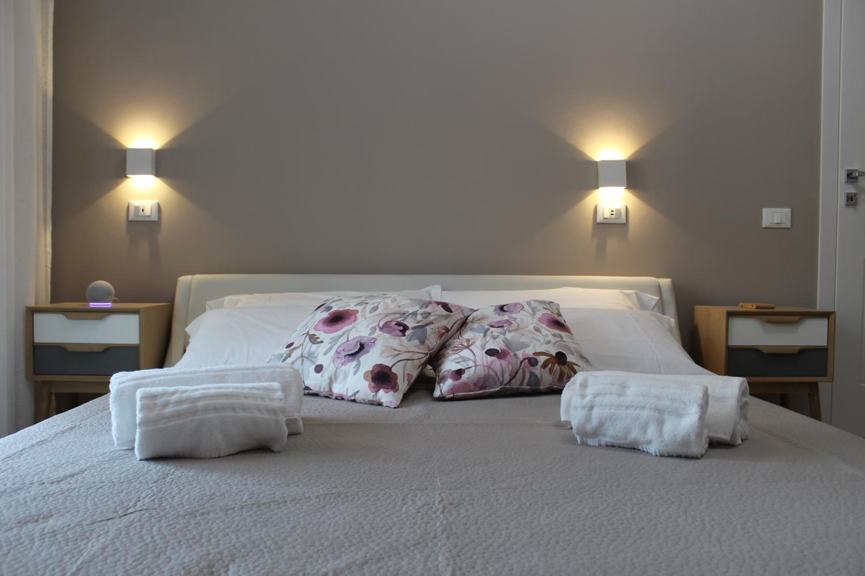 Double Room with Private External Bathroom photo 2