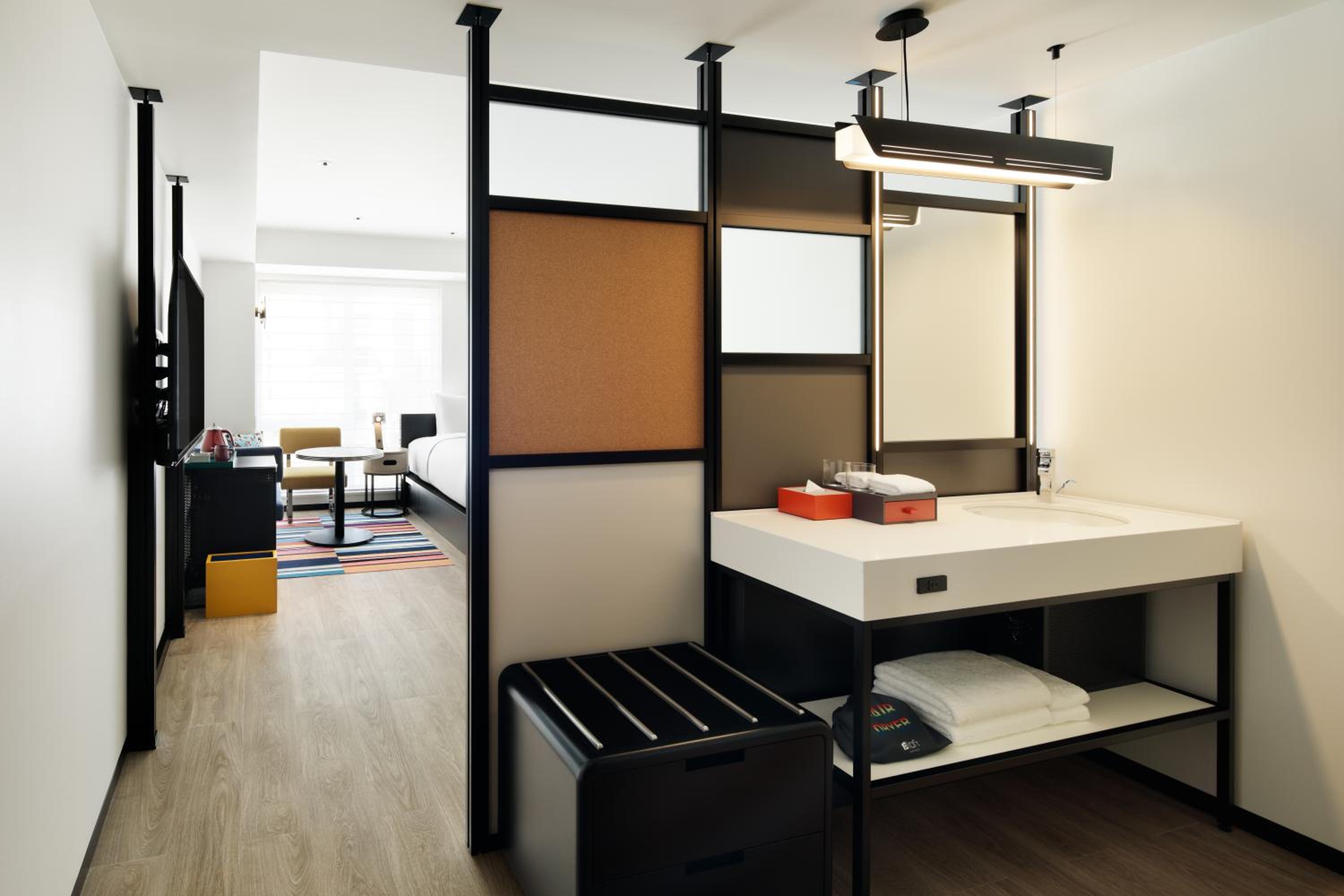 Deluxe Large Queen Loft with Sofa Bed