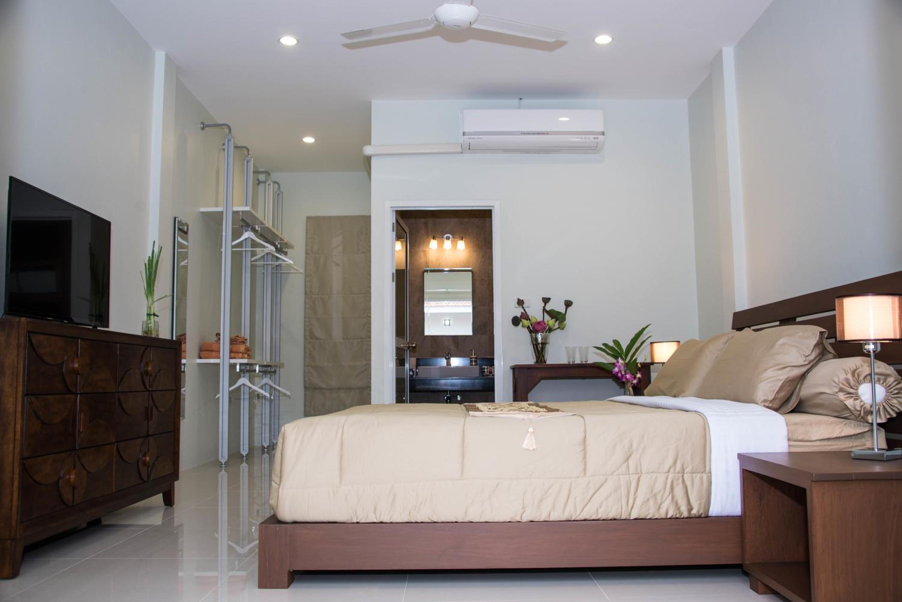 Double Room with Pool View photo 3