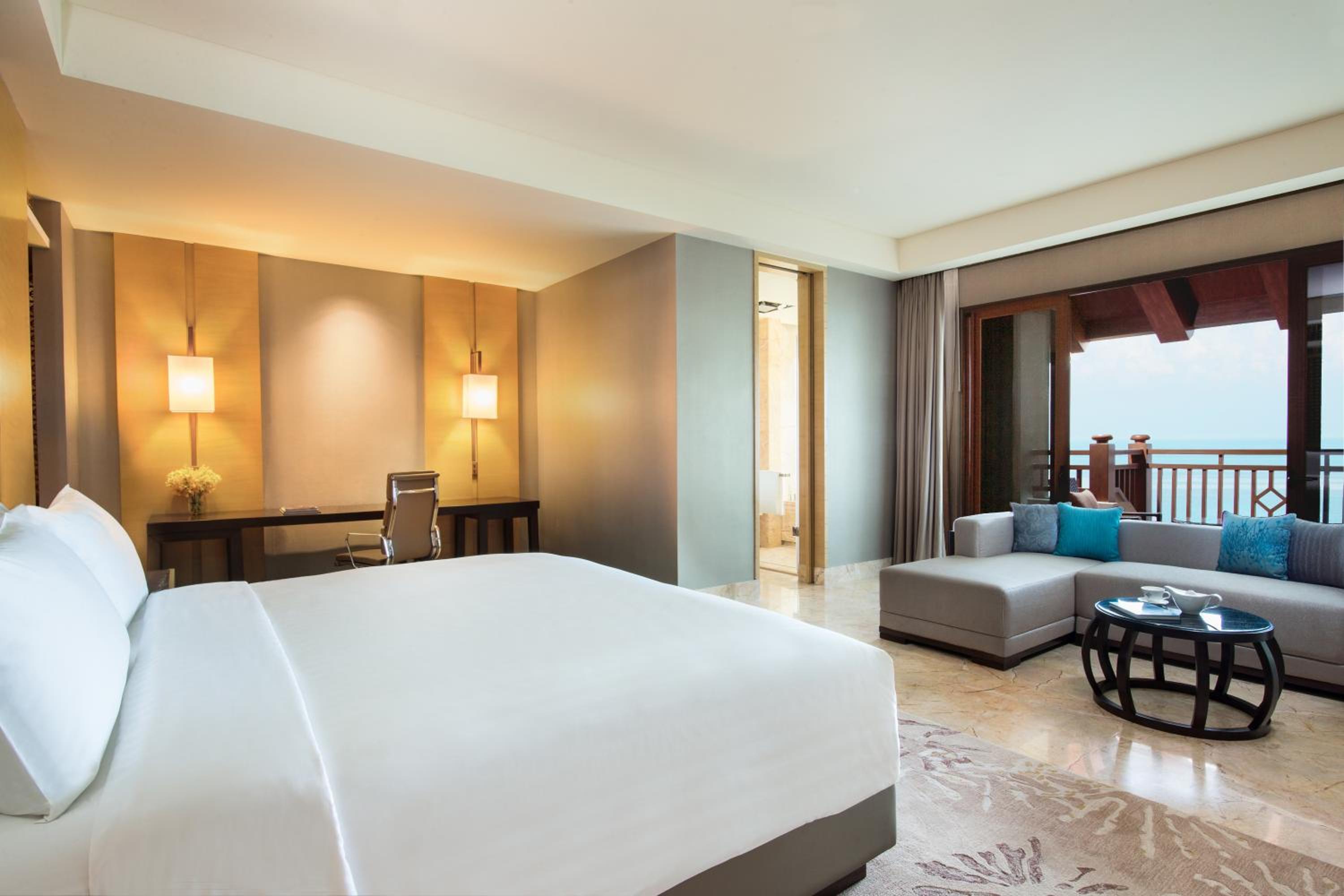 Premier King Room with Sea View photo 1