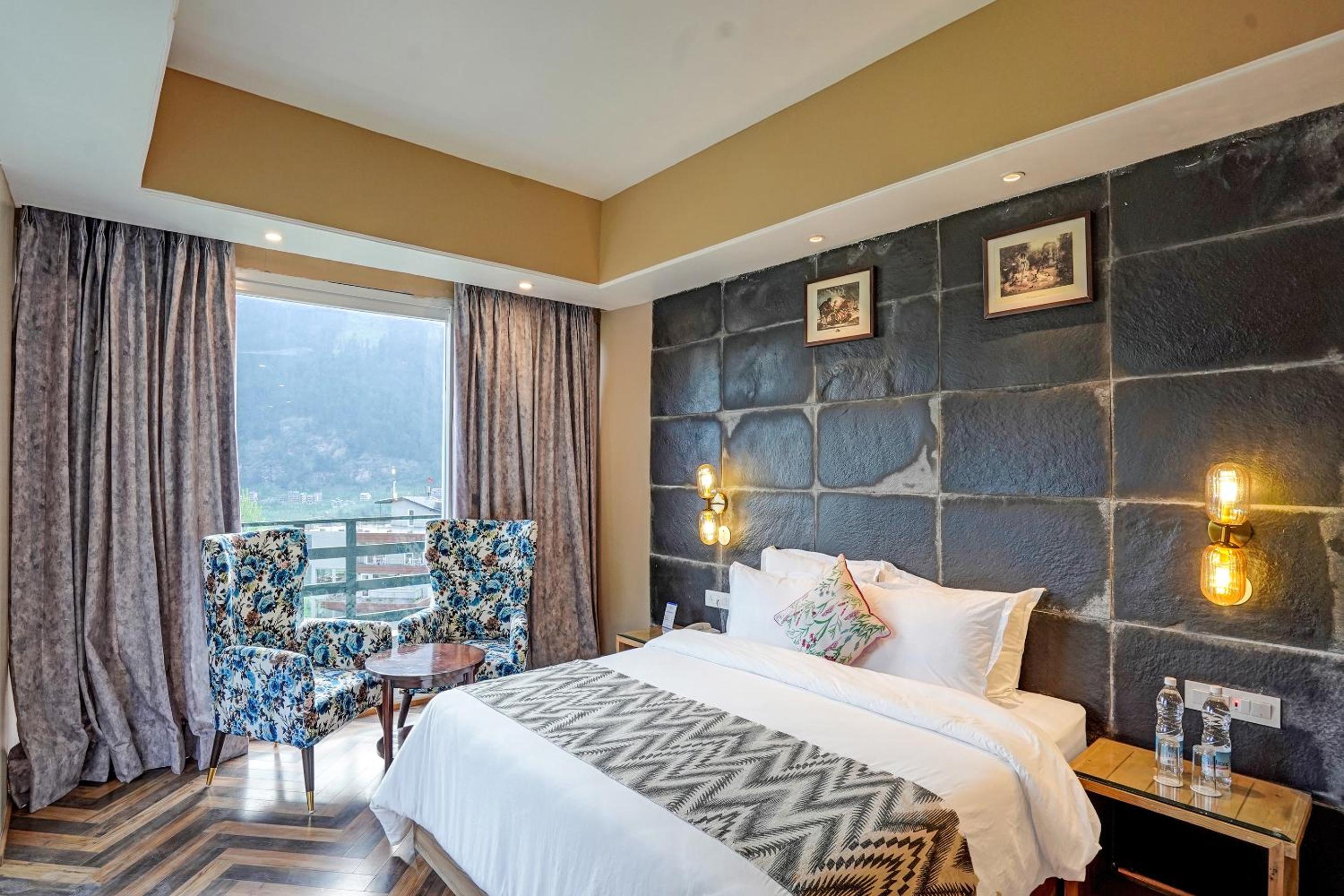 Honeymoon Suite With Balcony
