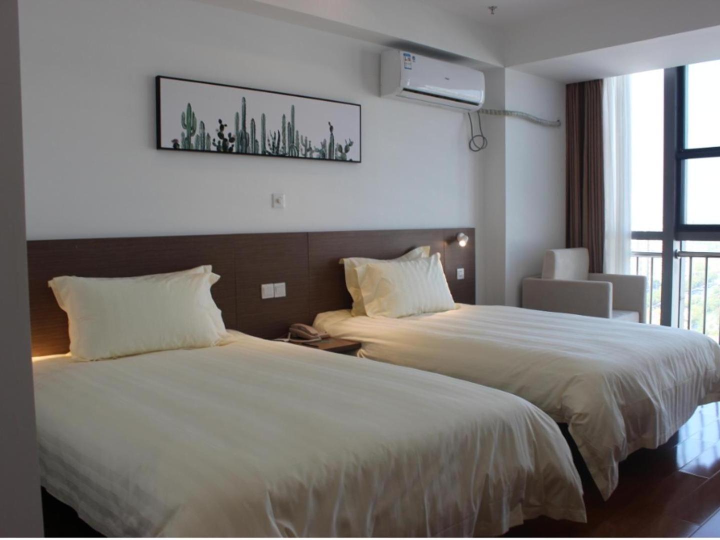Business Twin Room A