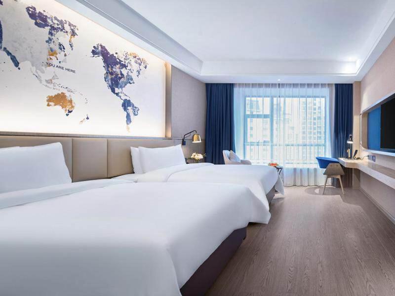 Premium Twin Room with City View photo 1