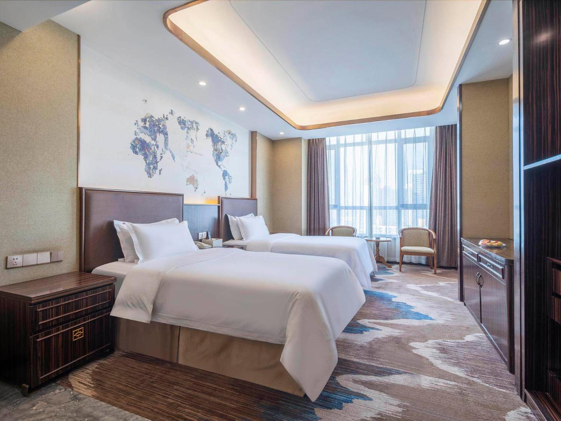 Superior Twin Room With View