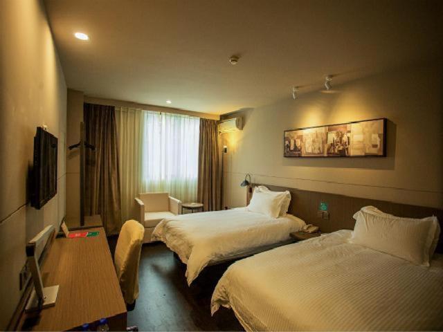 Business Twin Room C without Window photo 1
