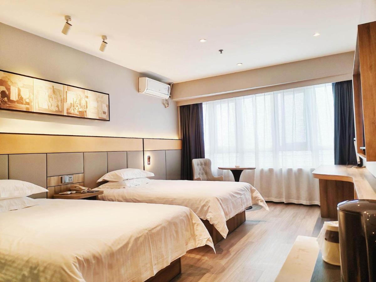 Deluxe Twin Room photo 2