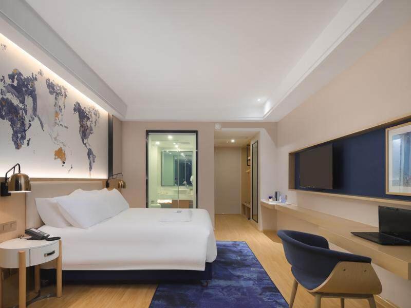 Honorable Suite with View photo 1
