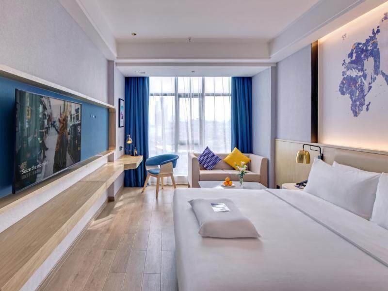 Honorable Suite