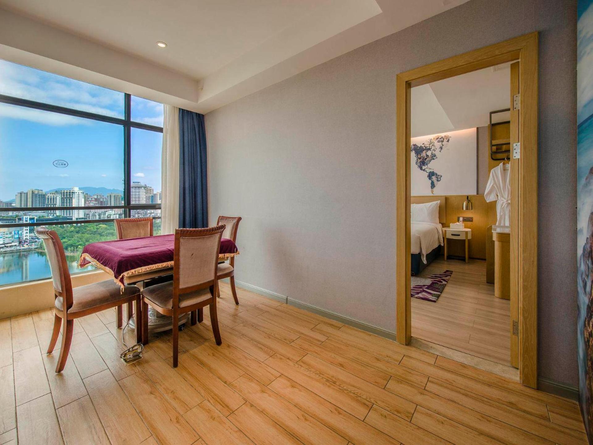 Honorable Suite with View