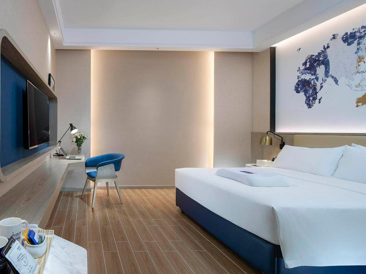 Light Double Room without Window