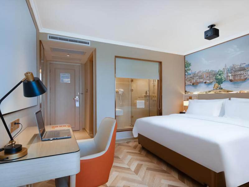 Double Room with Audio
