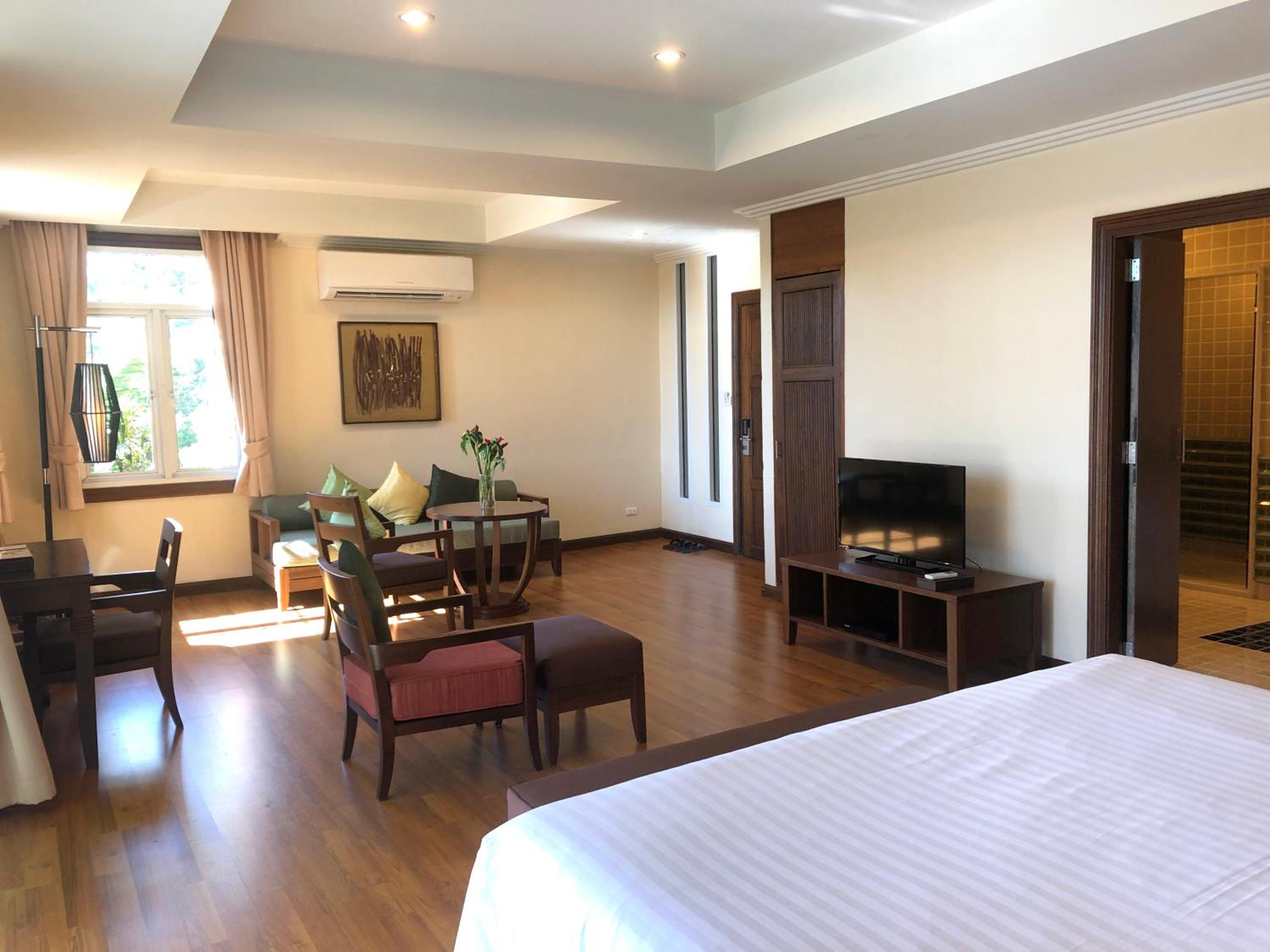 Standard Suite - Photo 4