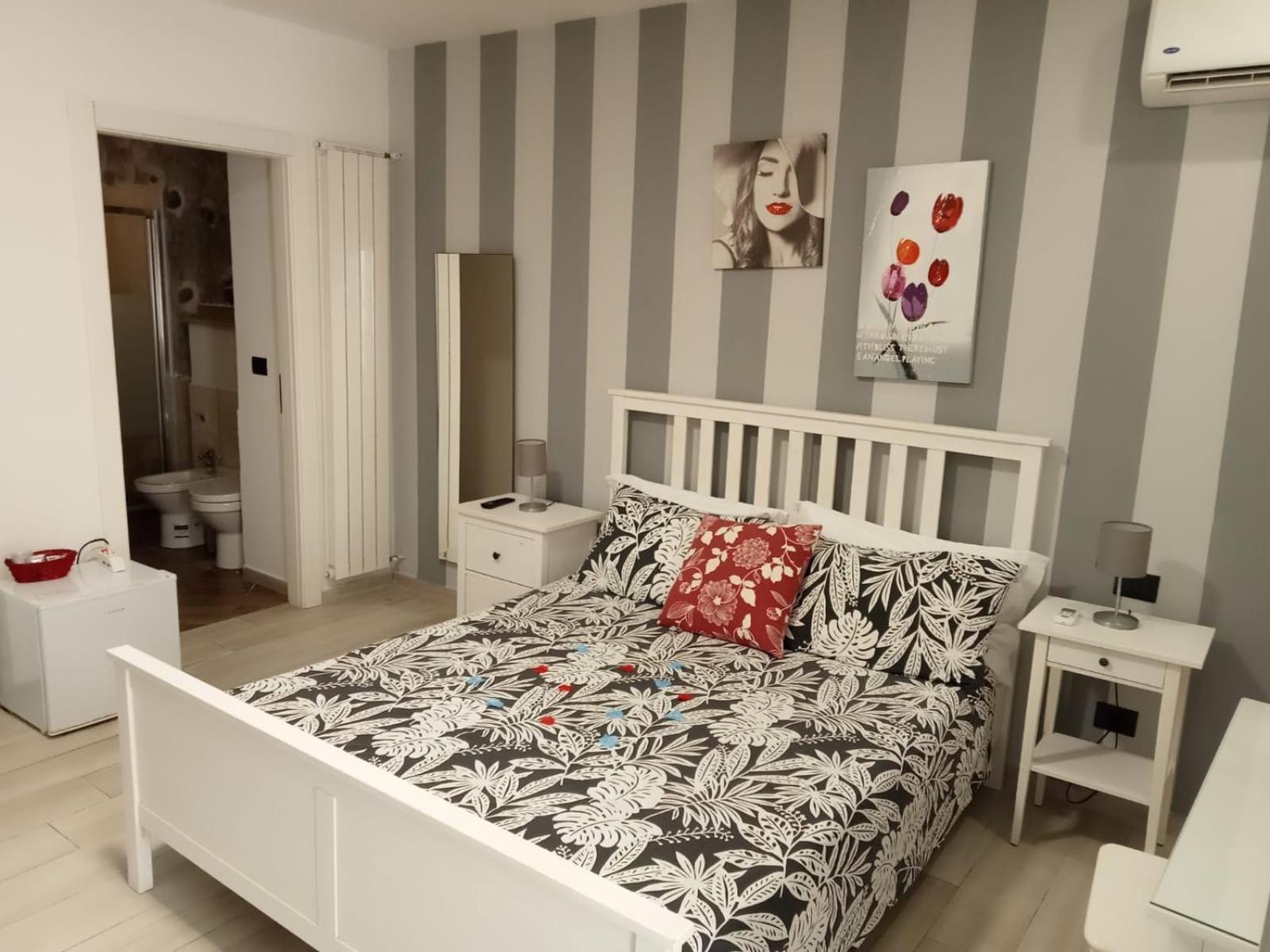 Junior Suite with jacuzzi - Photo 13