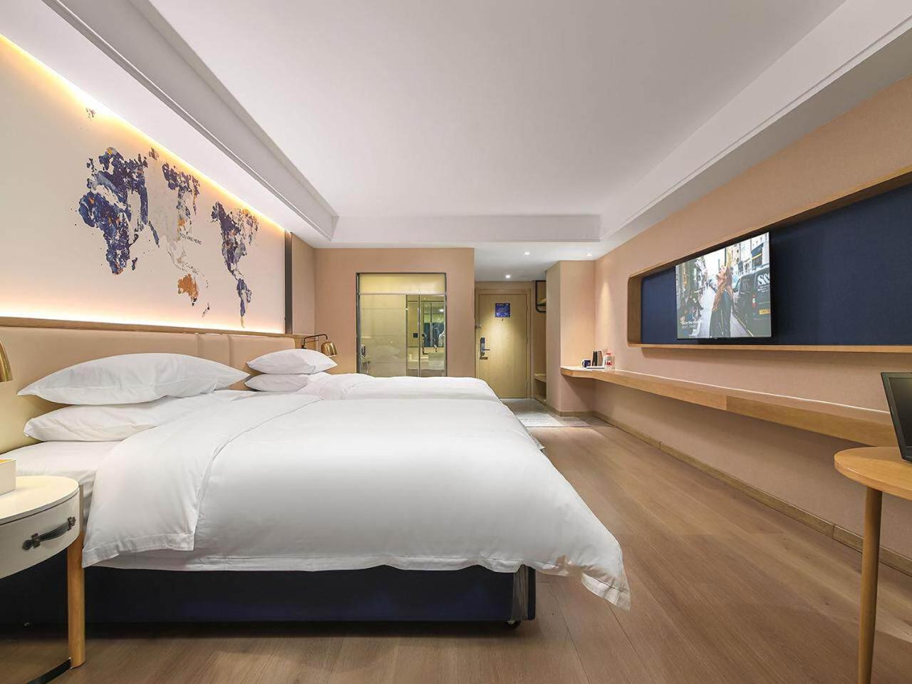 Light Twin Room photo 1