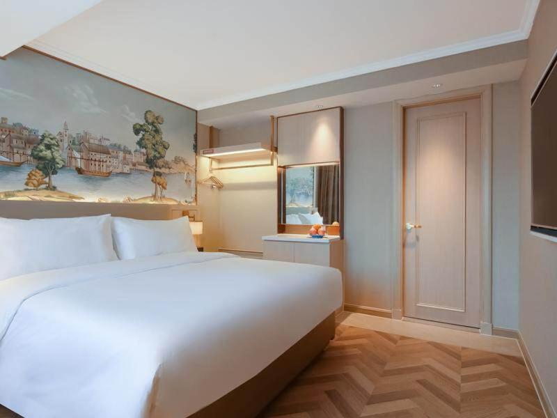 Double Room with Lake View
