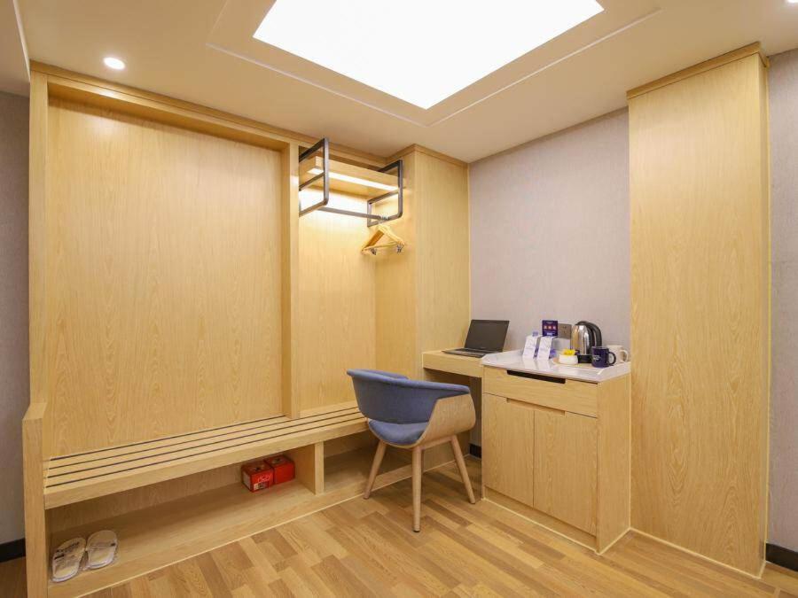 Premium Suite