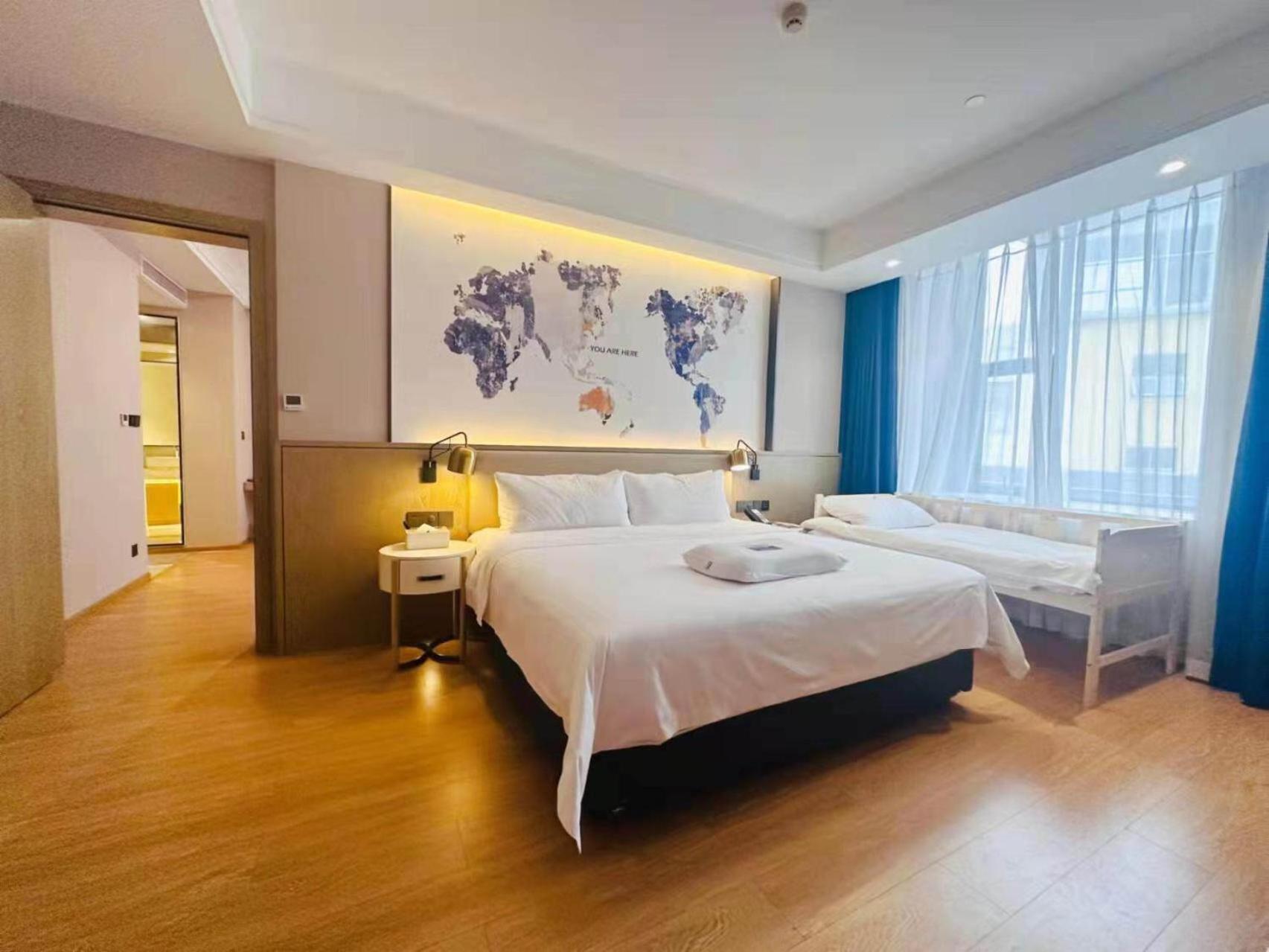 Premium Family Suite photo 2