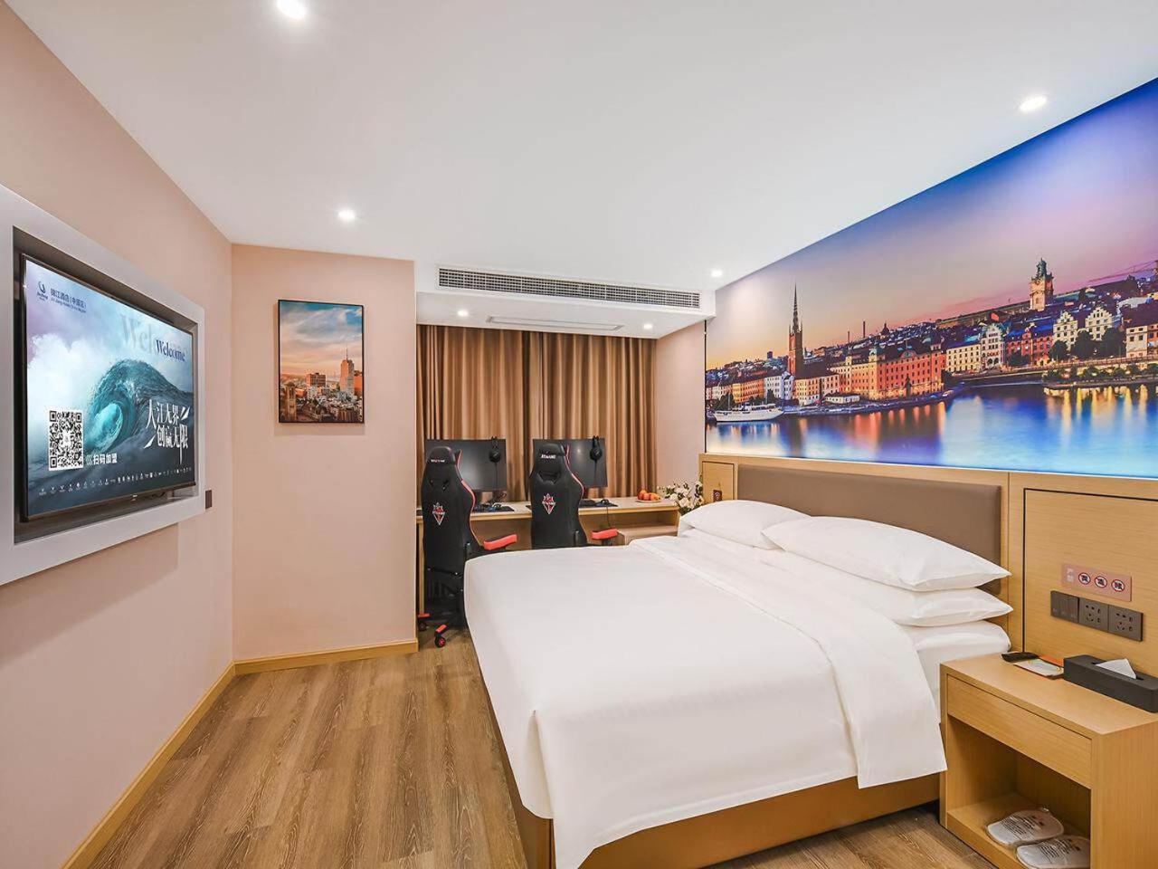 Double Room with Game Facility photo 1