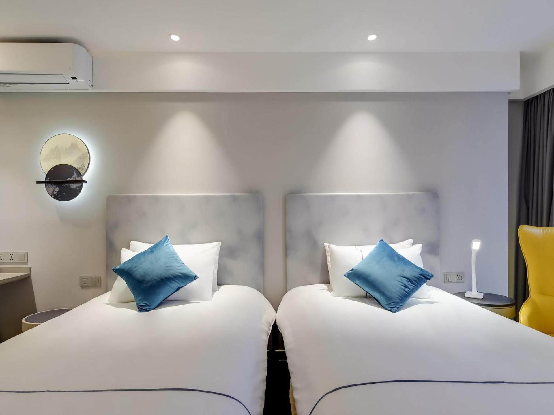 Elegant Twin Room