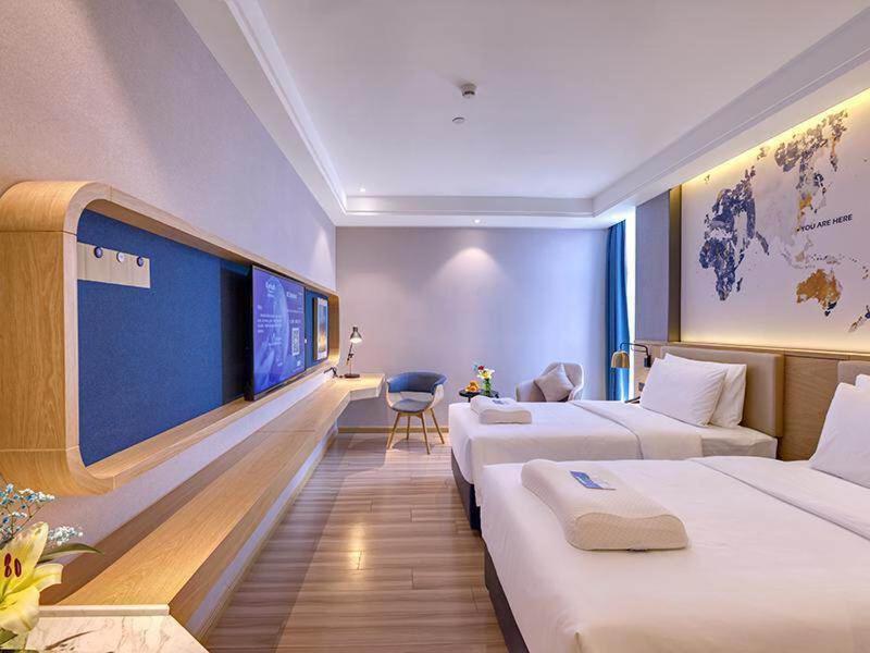 Light Twin Room