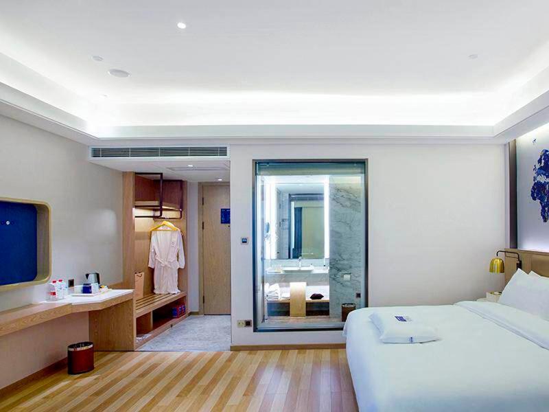 Honorable Double Room With City View photo 2
