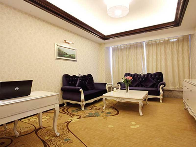 Deluxe Suite photo 3