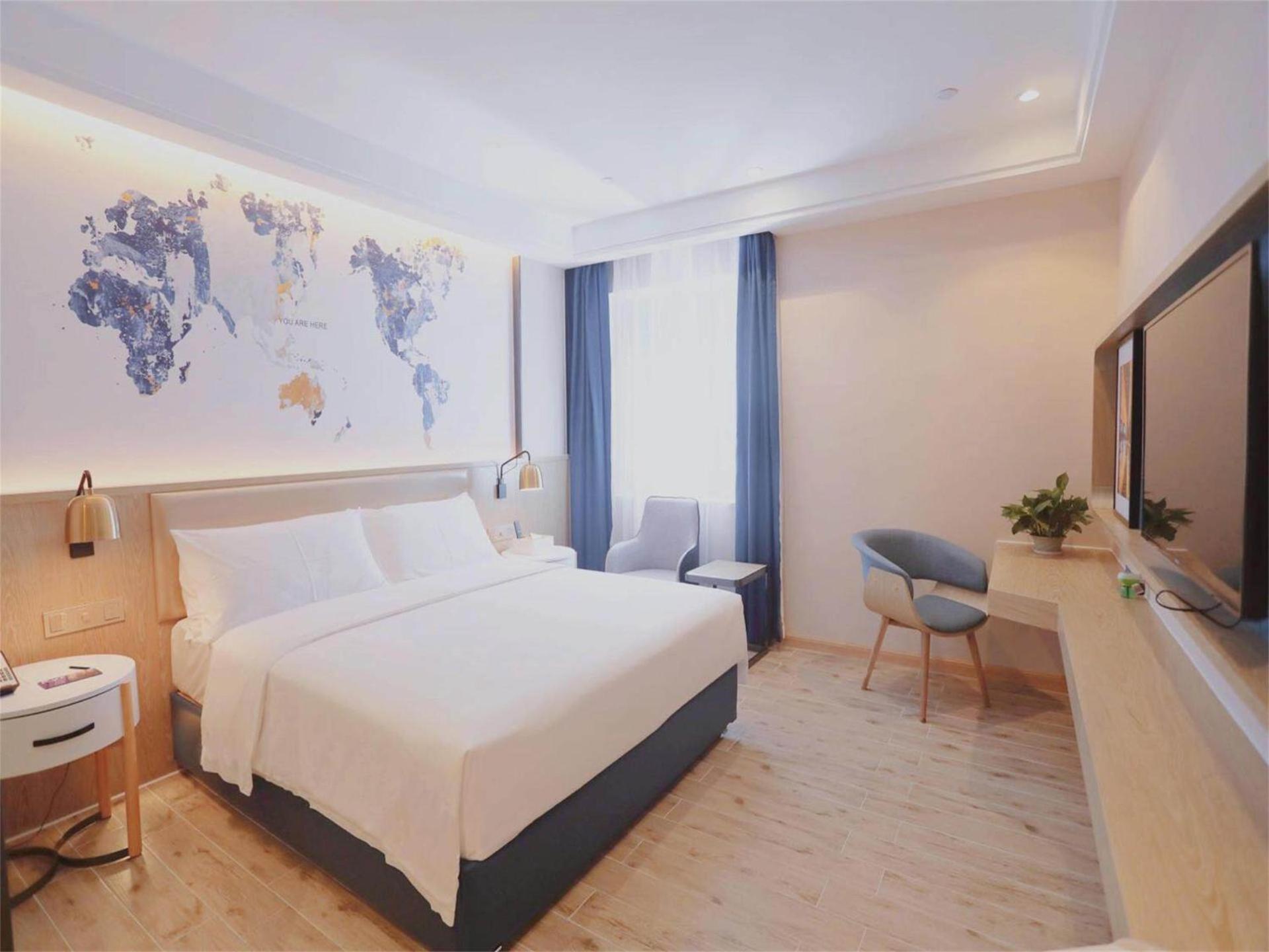 Light Double Room Without Window photo 2