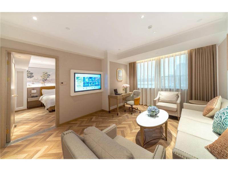 Business Suite photo 3