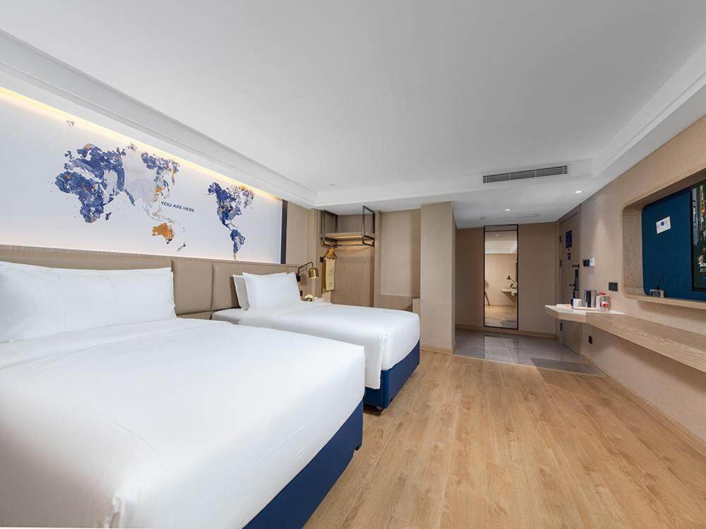 Light Twin Room photo 2
