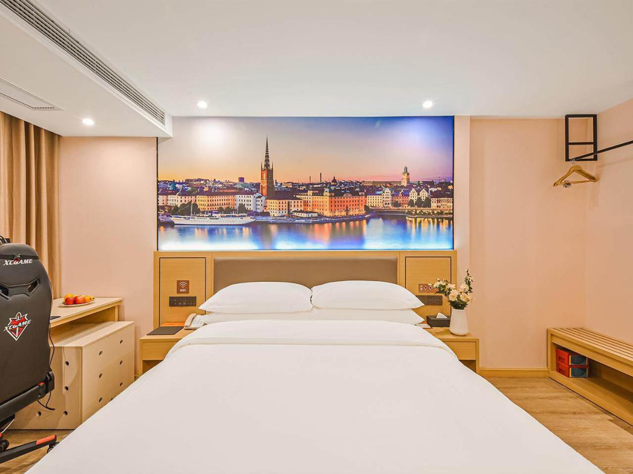 Double Room with Game Facility photo 2