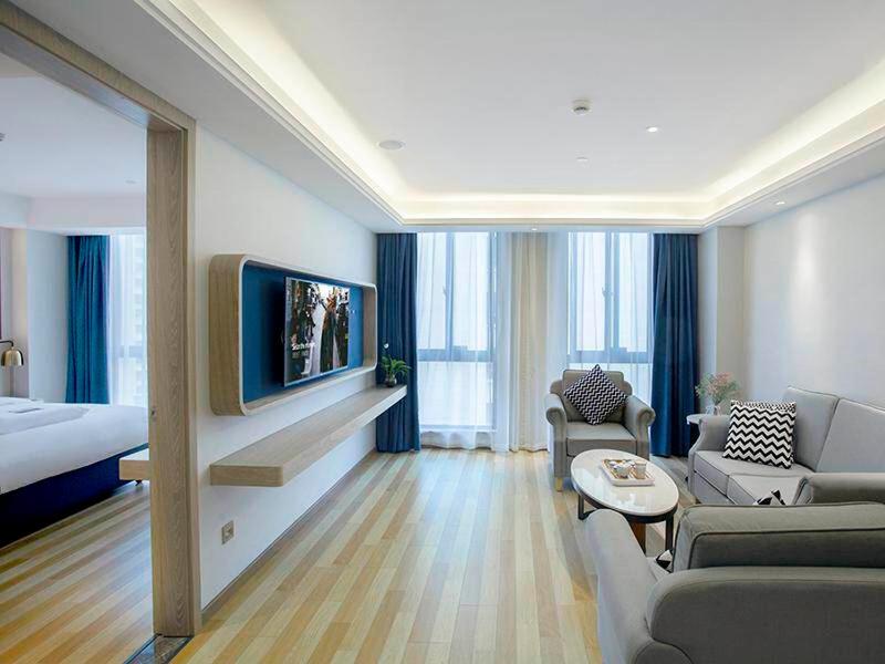 Honourable Suite With View photo 3