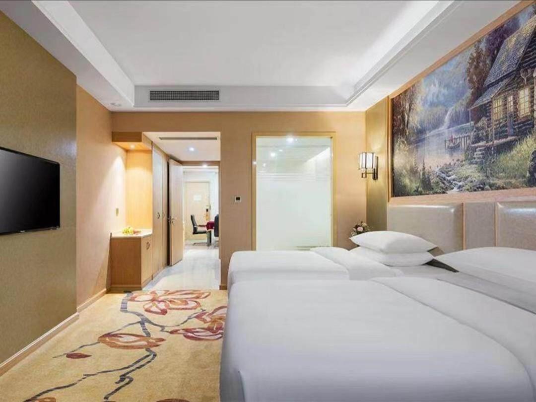 Business Suite photo 1