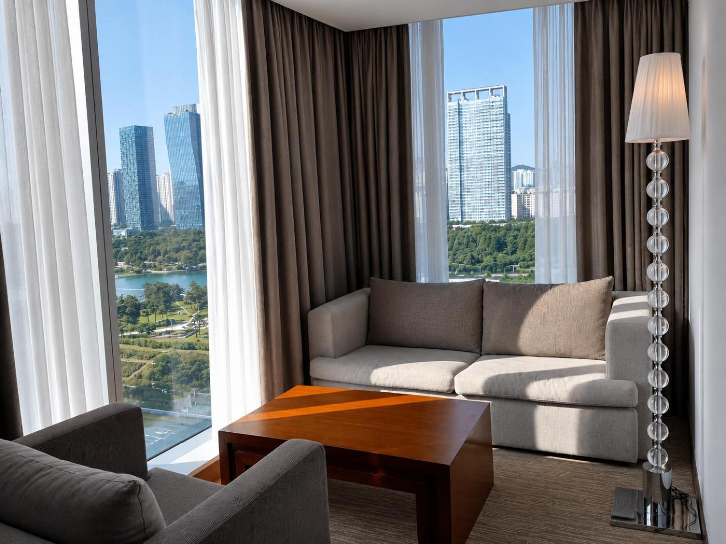[Lucky Bag PKG] Junior Suite - 1 Lucky Bag, Swimming for 2, Snack bar 10, 000 KRW