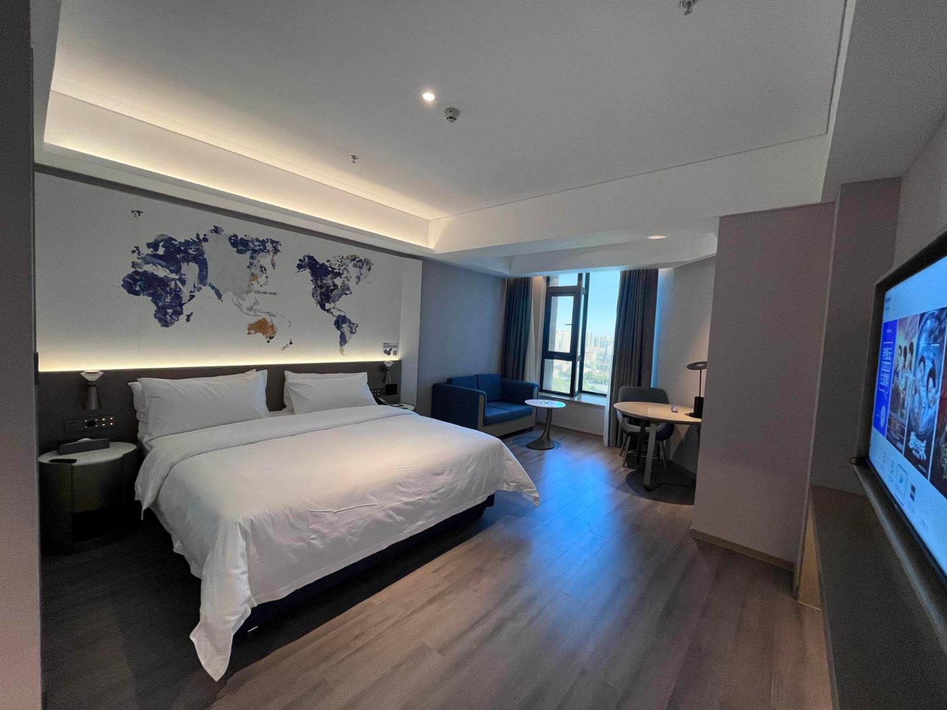 Light Double Room photo 2