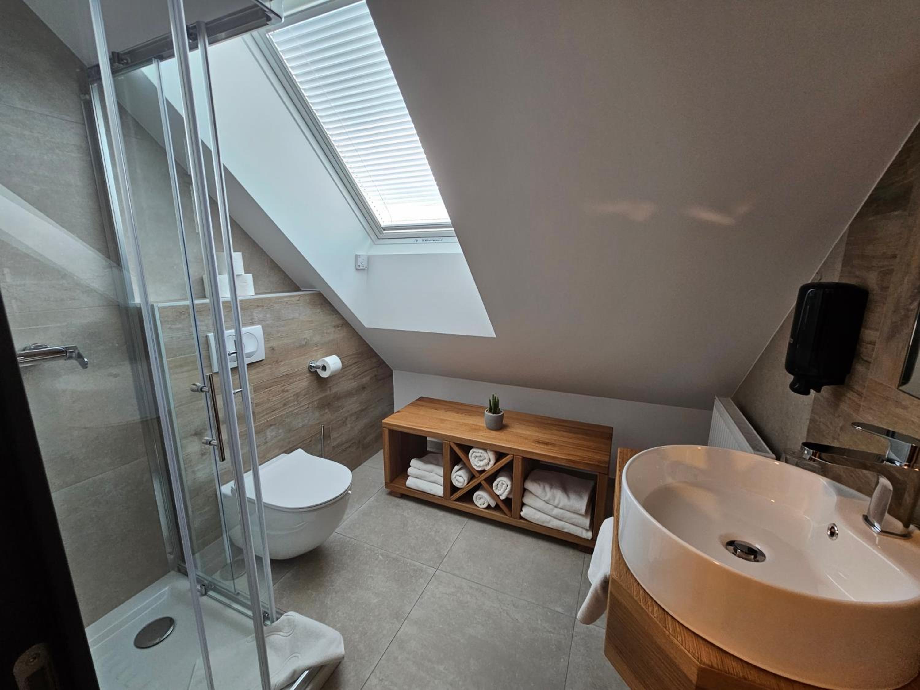 Classic Triple Room - Attic photo 2