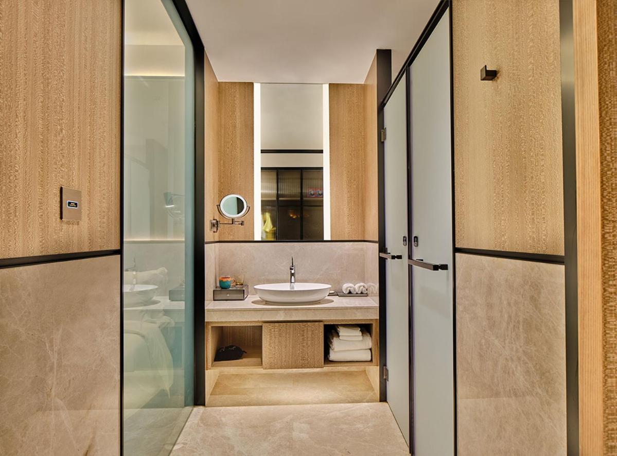 Elegance King Room				 photo 2