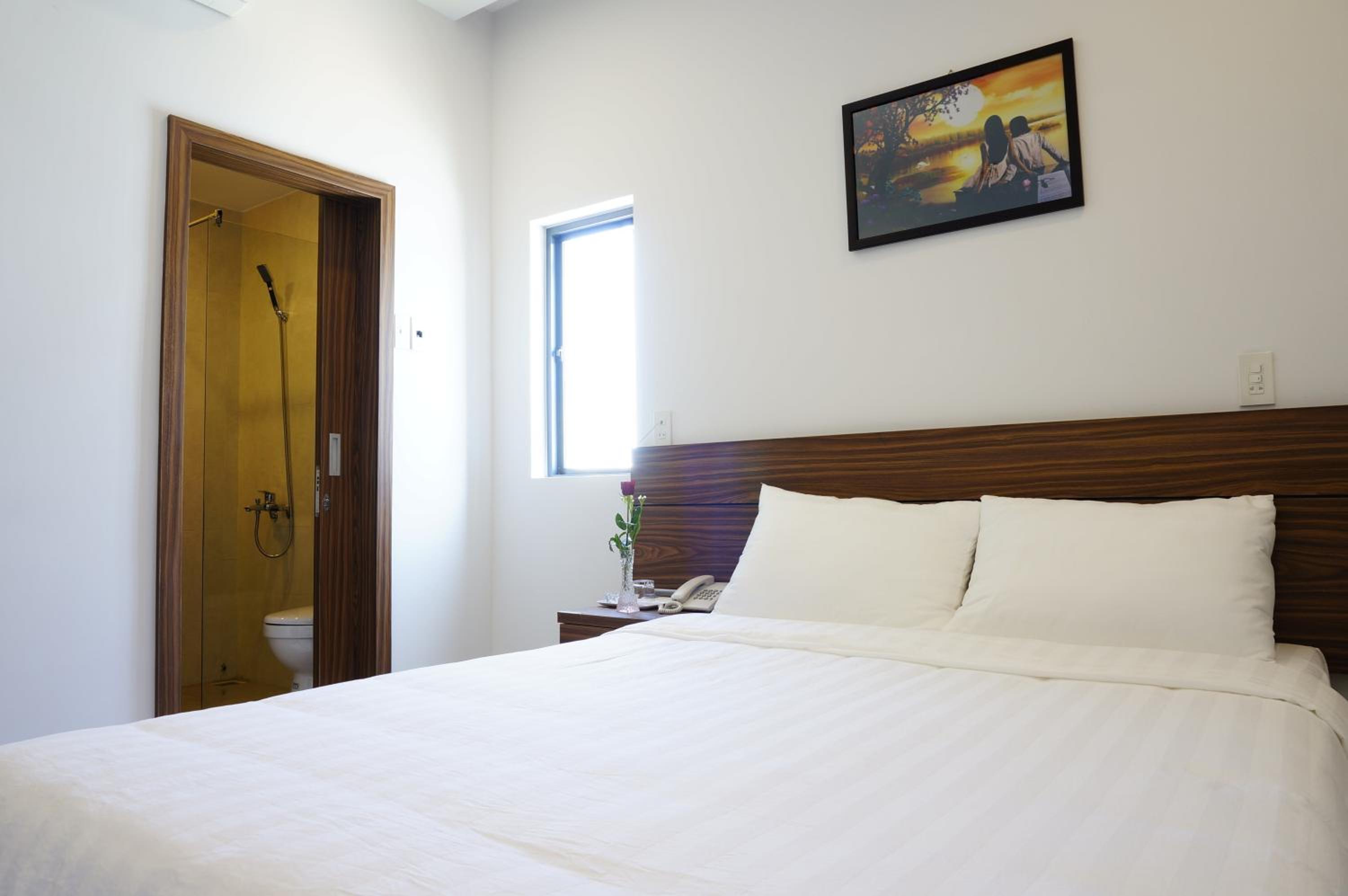 Standard Double Room - Photo 10