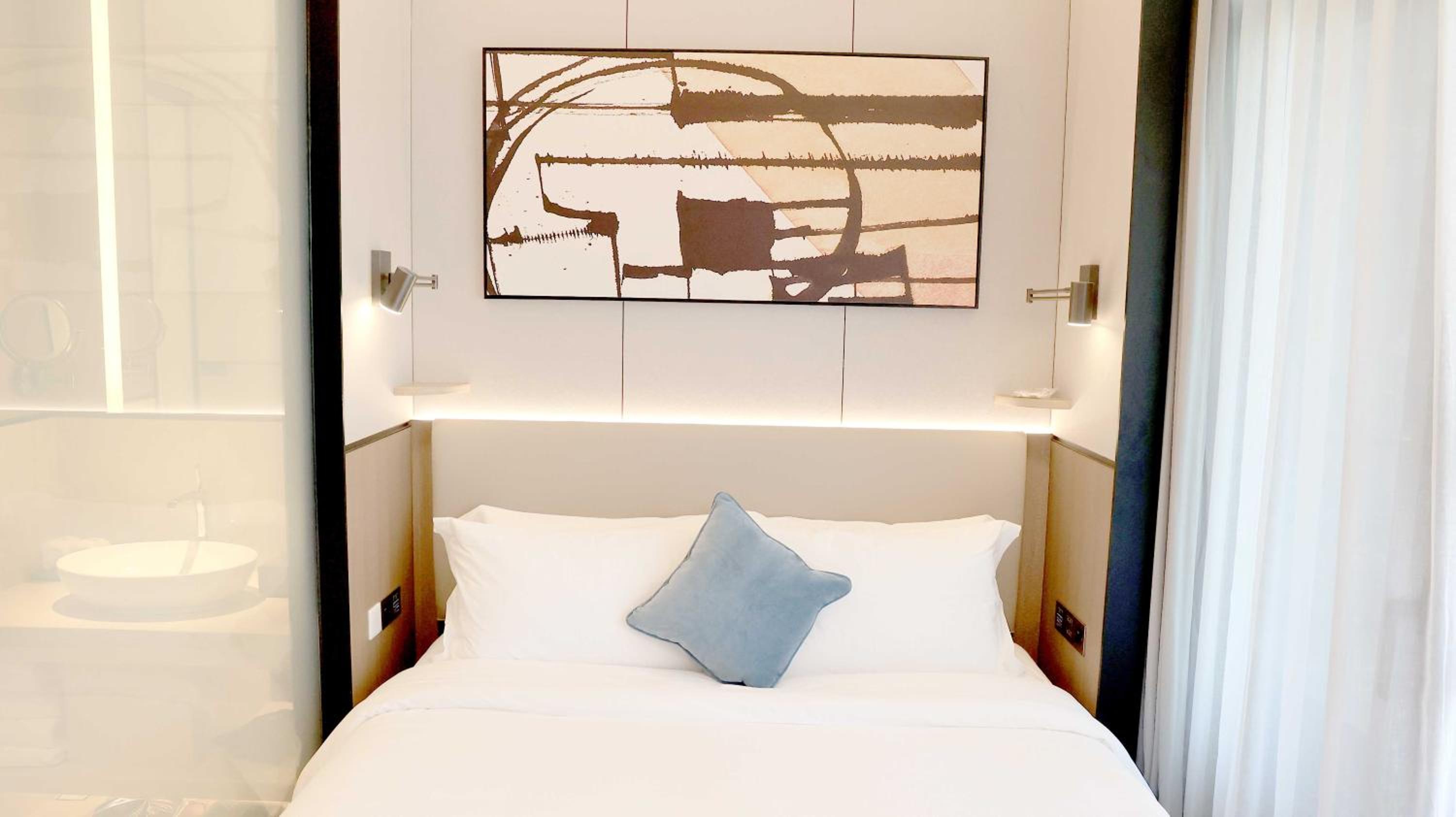 Elegance King Room				 photo 1