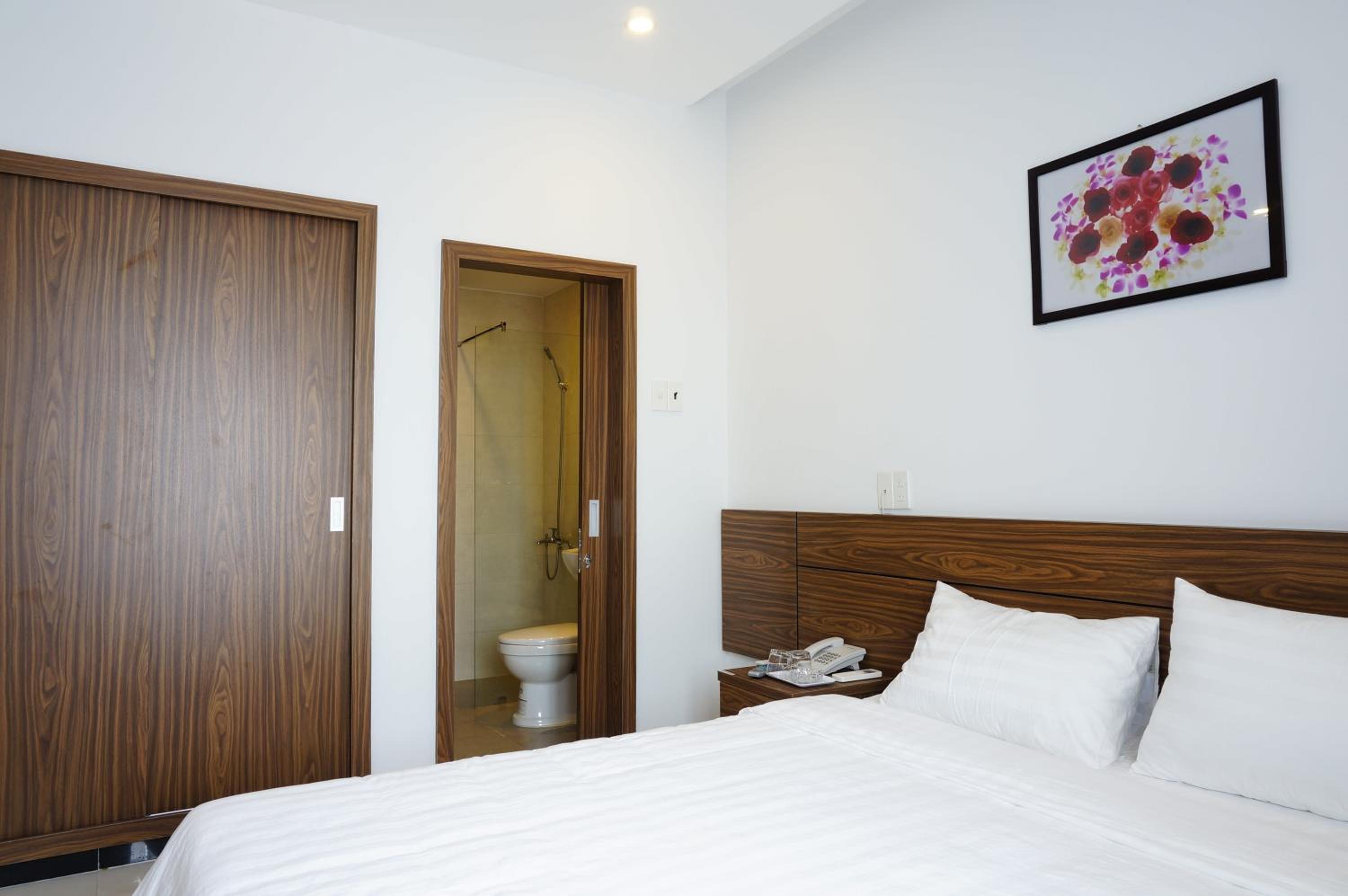 Standard Double Room - Photo 7
